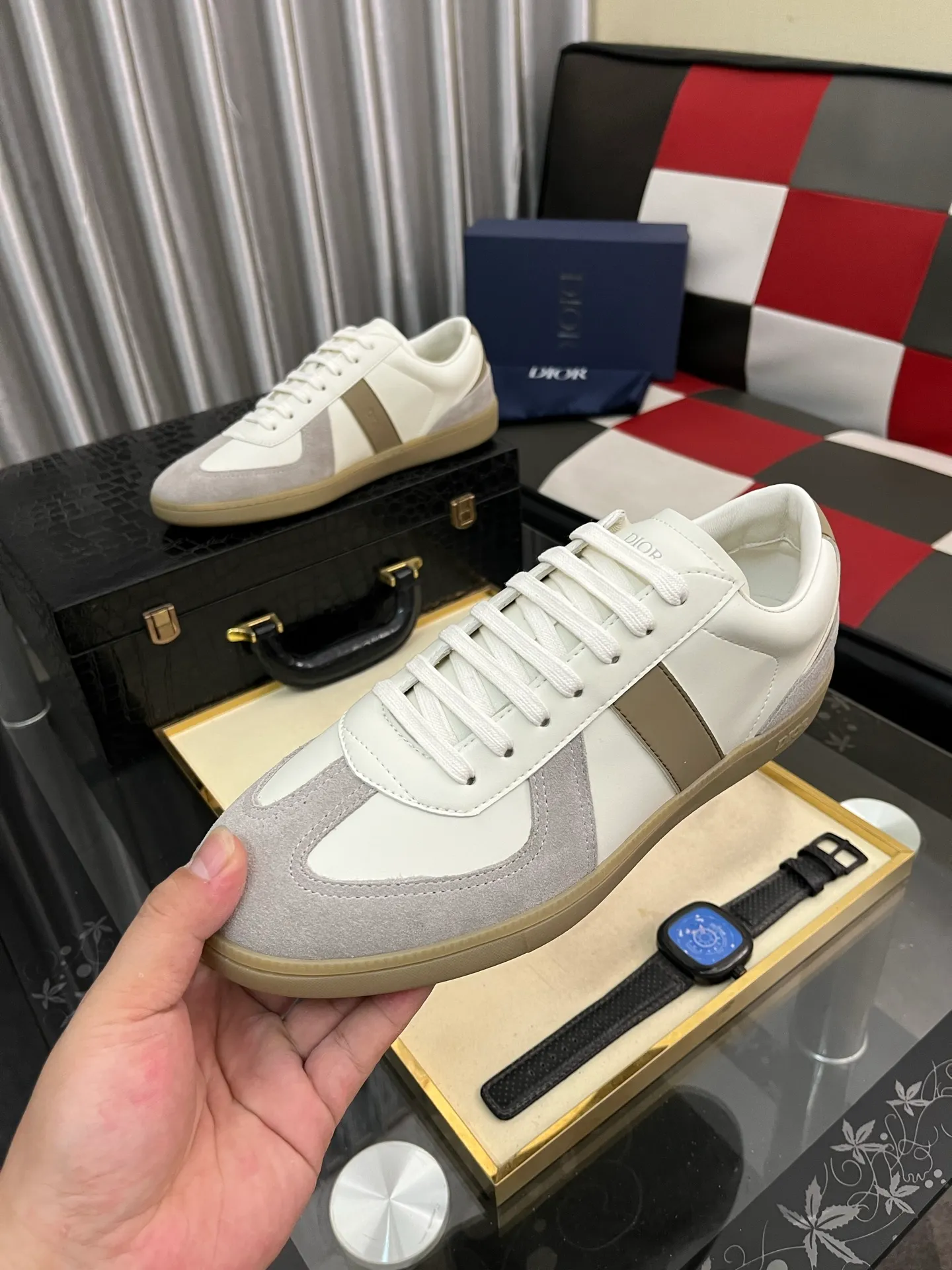 Men's shoes 💰380⌚️⌚️ 【Dior*DIAO】original quality.~ Unique modern style sneakers. 🏃A must-have casual shoe for trendy men😍😍 Original brand imported from Italy, imported original leather, sheep lining (refuses to discolor and grind feet) Sole: Original sole provided by the original factory, French lazy style design ⚠️Fit to the feet, original quality, super comfortable original sole. Code number: 38-448️⃣Colors available